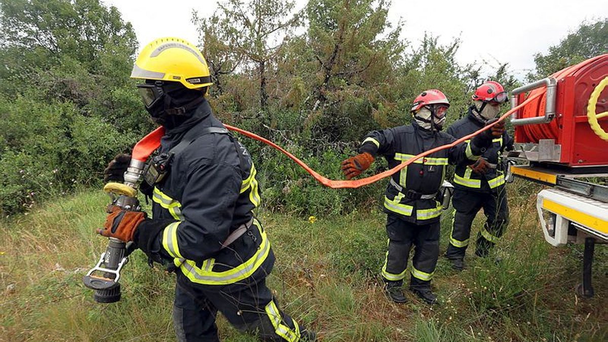 Deux incendies en moins de 24 heures dans un village au sud de Montauban : les riverains évacués face à un feu menaçant de franchir un ruisseau